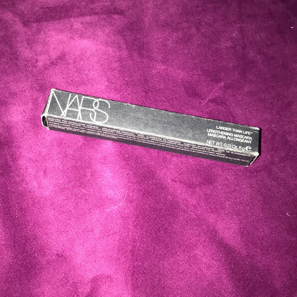 Nars larger than life lengthening Mascara Black